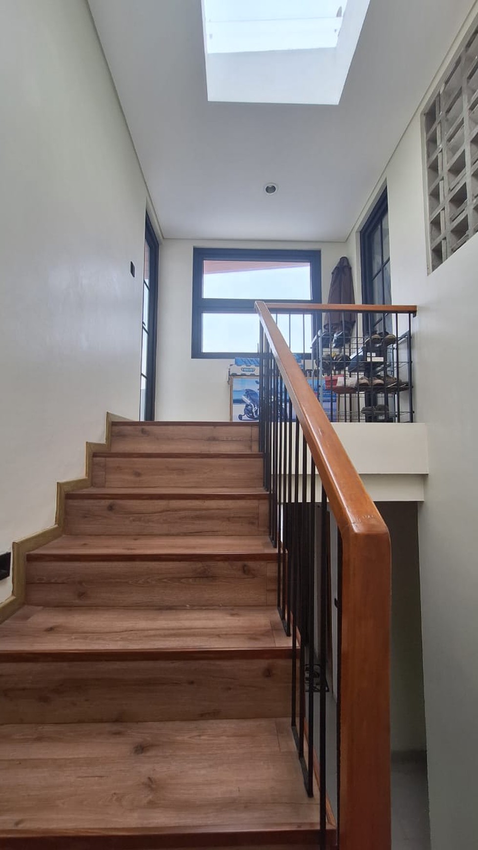 Rumah Bagus Di Mahagoni Park Graha Raya Bintaro Jaya
