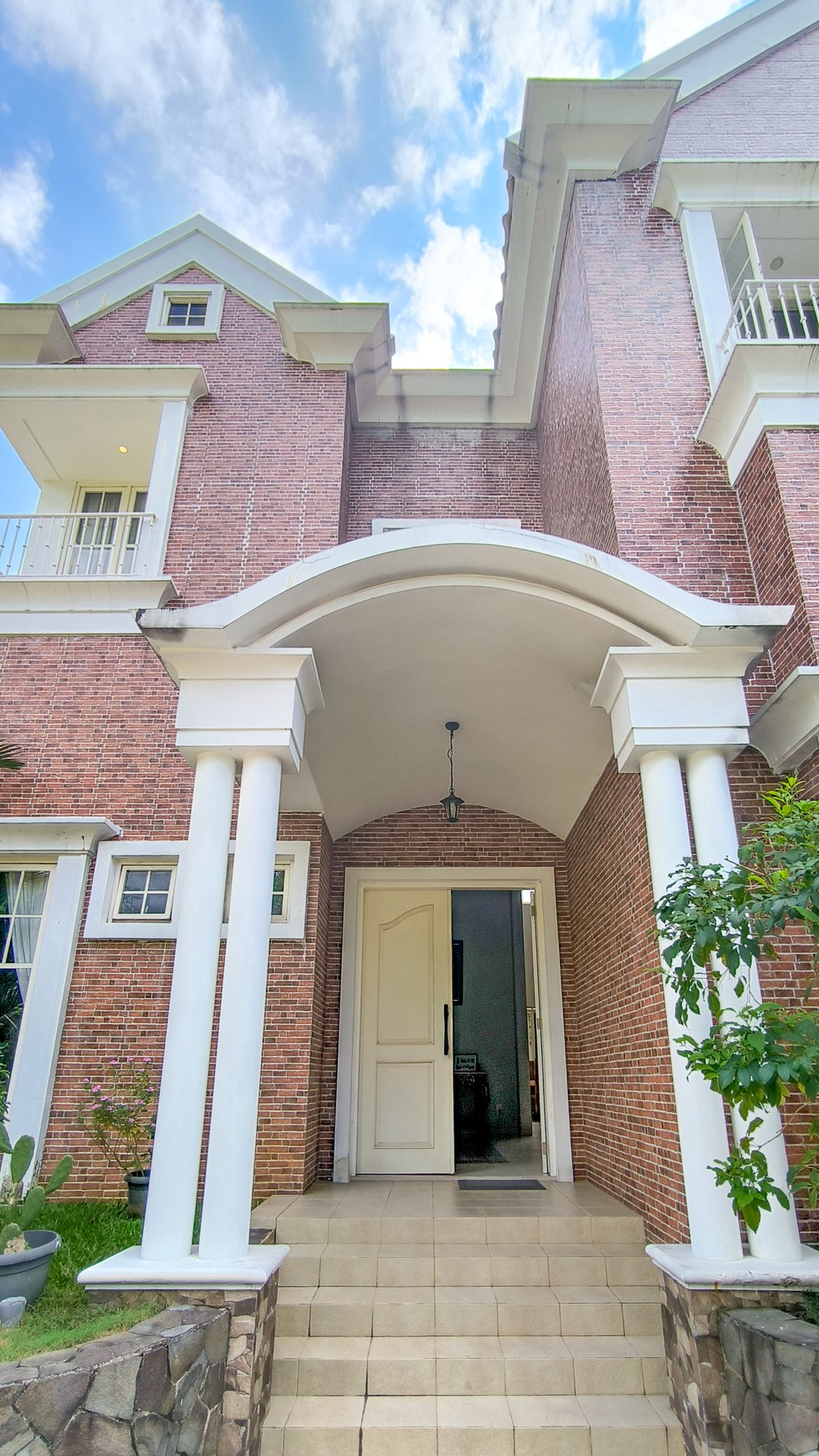 Rumah Mewah Di Lokasi Strategis Sentul City Bogor Jawa Barat