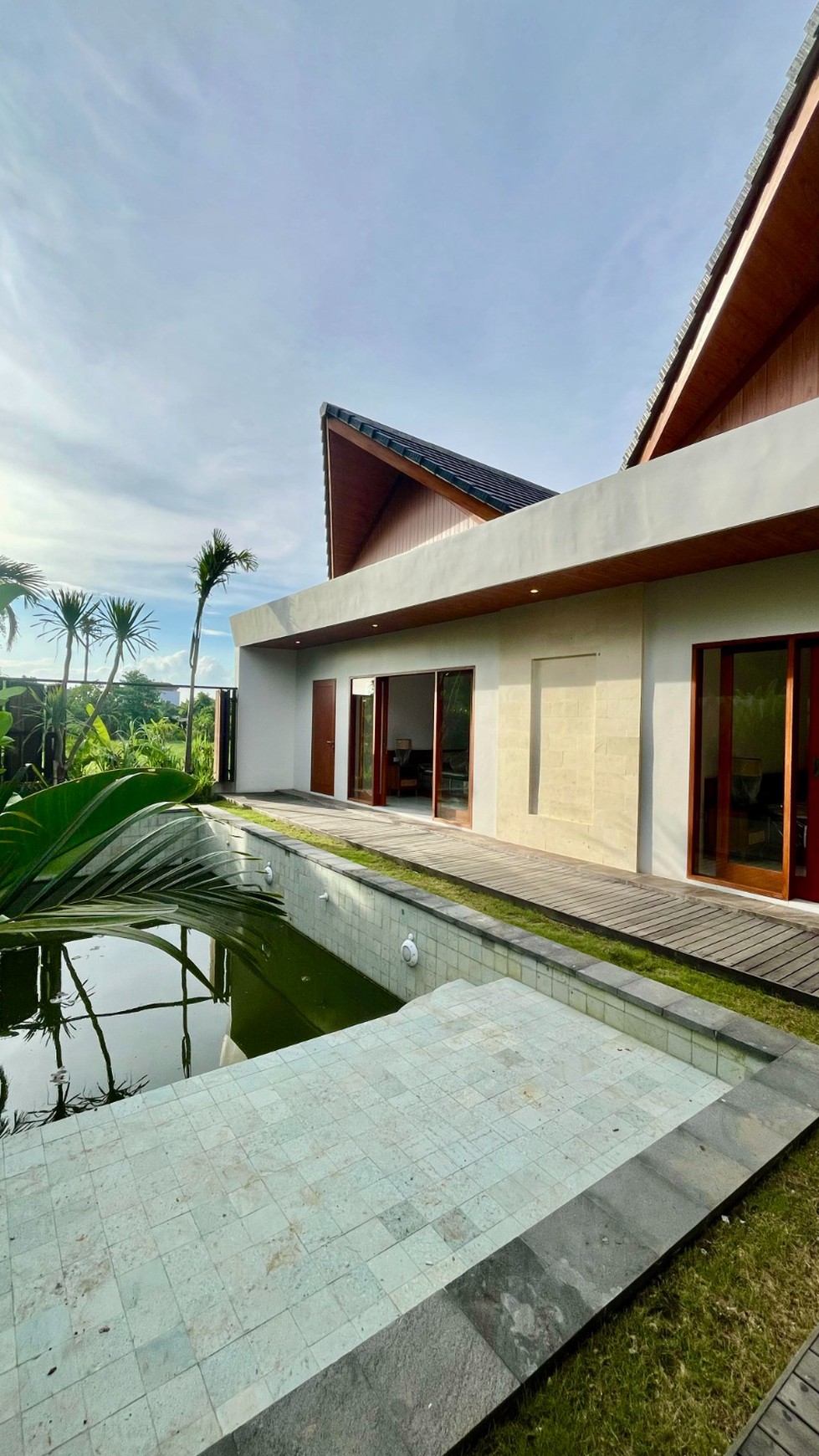 Villa 3 Bedrooms Leasehold Close Seminyak Bali