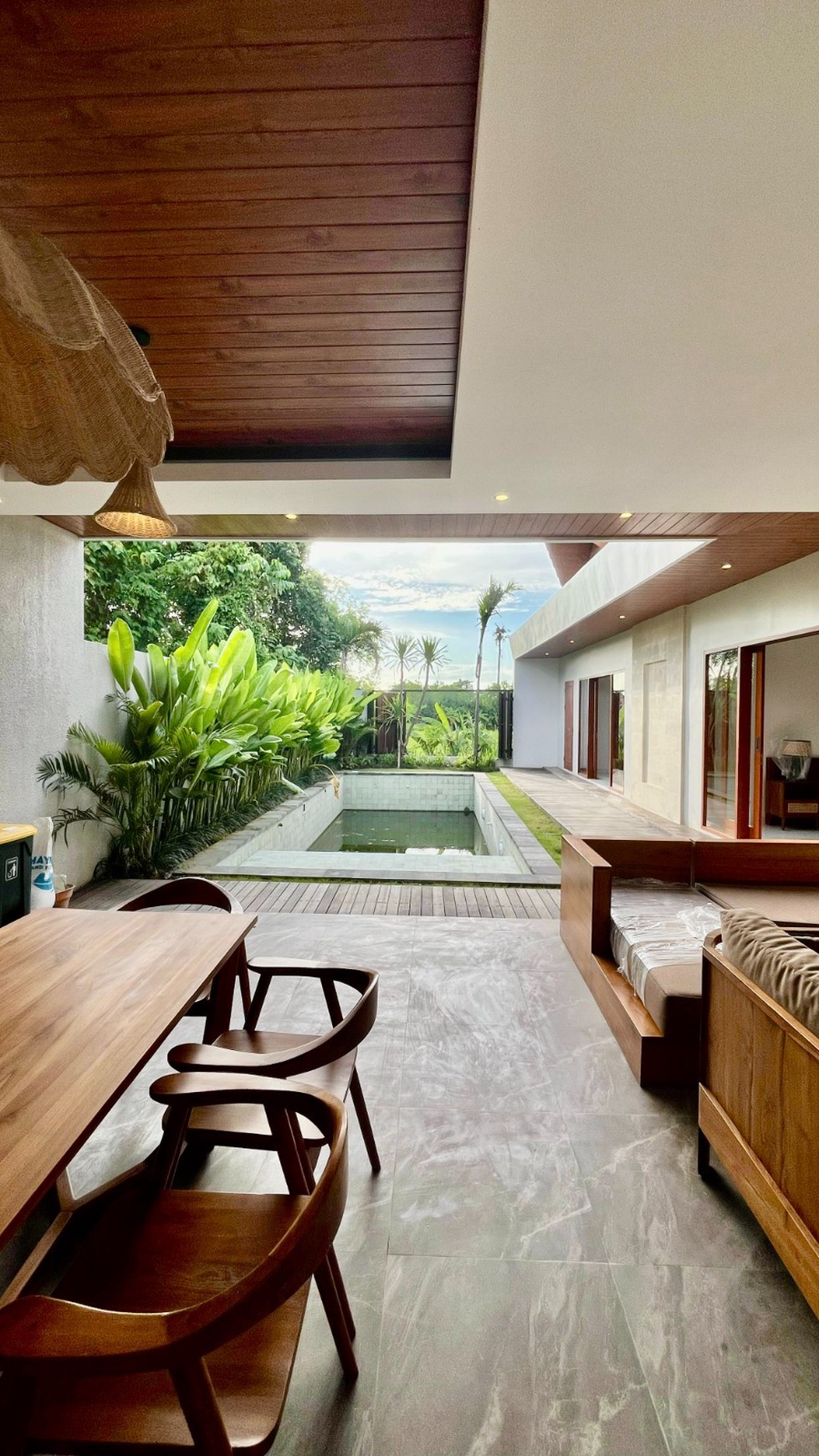 Villa 3 Bedrooms Leasehold Close Seminyak Bali