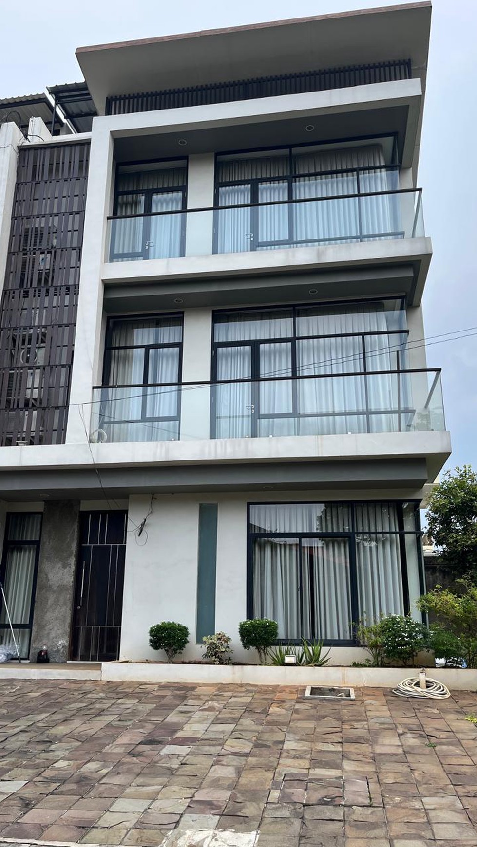 Rumah di hook di dalam Courtyard 39, unit paling besar dan sangat luas