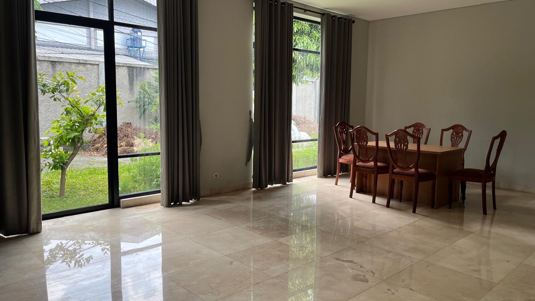 Rumah di hook di dalam Courtyard 39, unit paling besar dan sangat luas