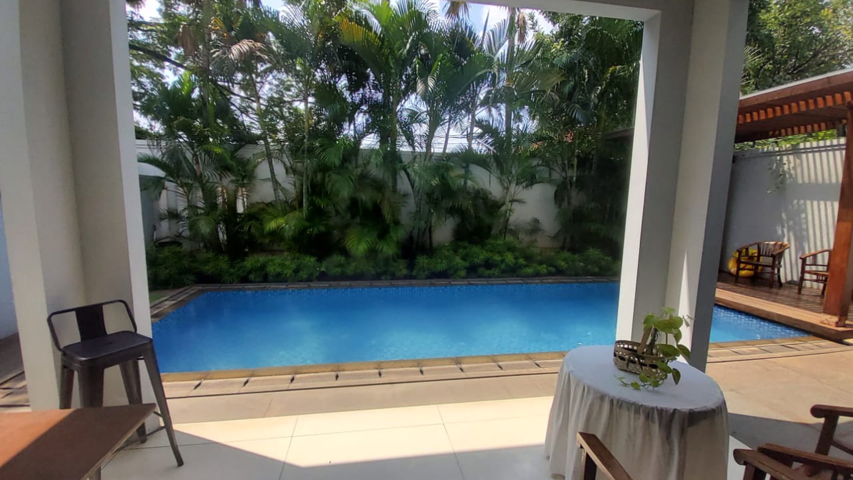 Townhouse Lingkungan Asri & Nyaman di Kemang, JakSel 