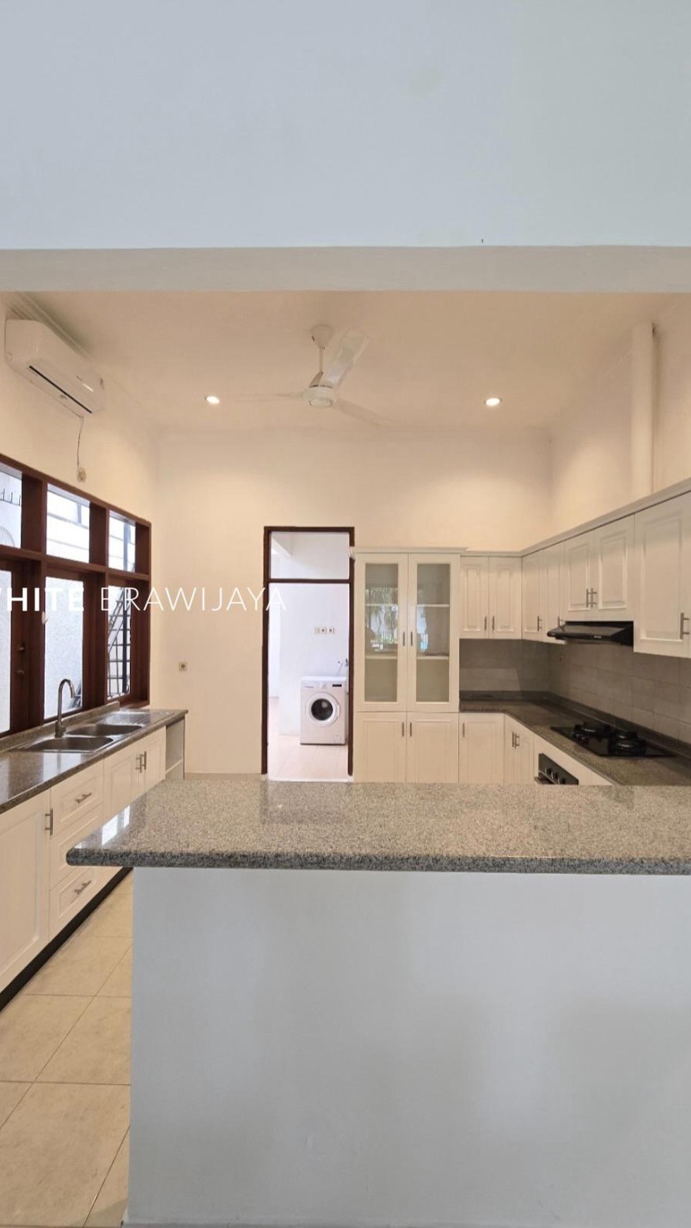Rumah Mewah Siap Huni Area Kemang Dalam