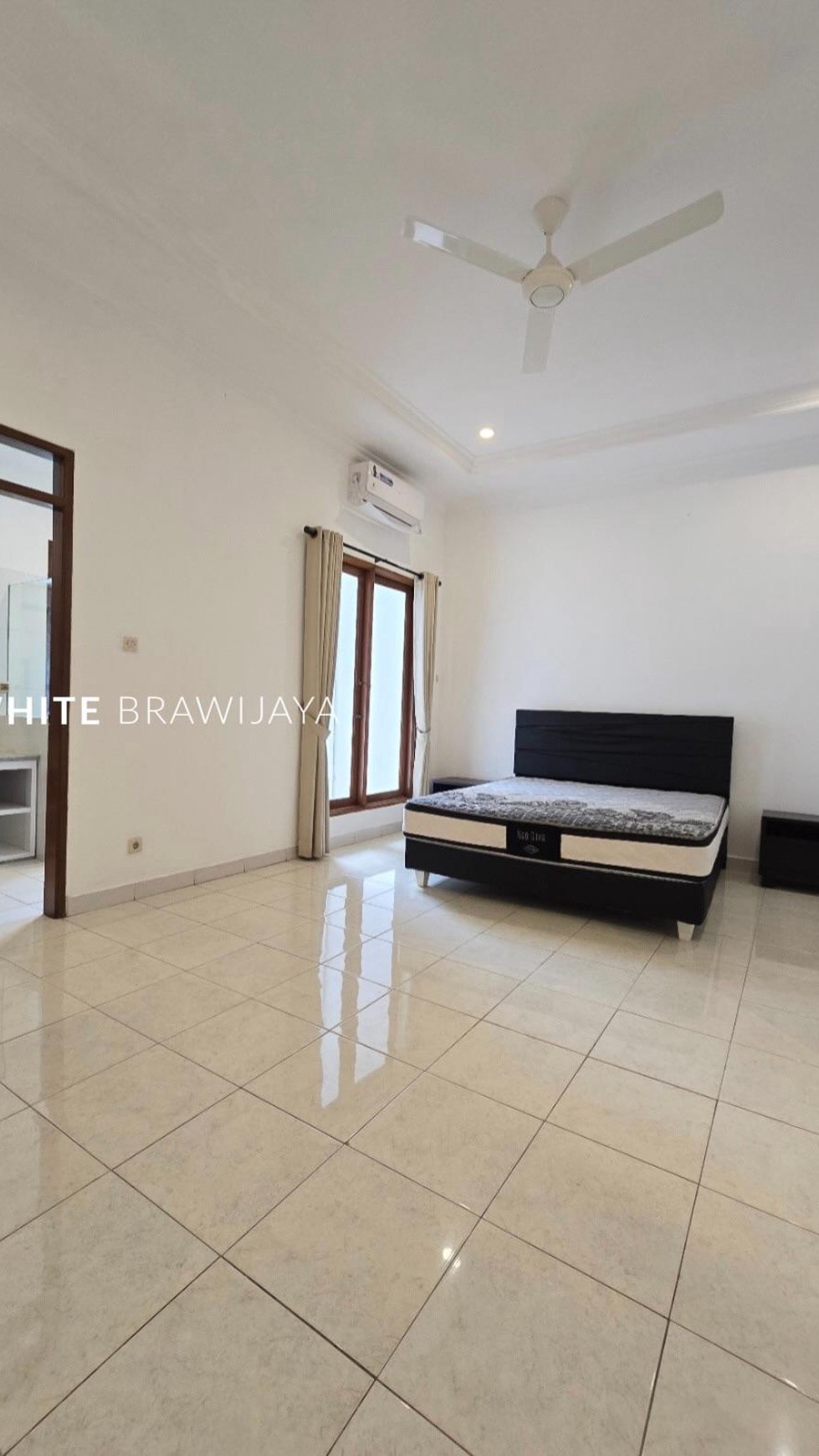Rumah Mewah Siap Huni Area Kemang Dalam