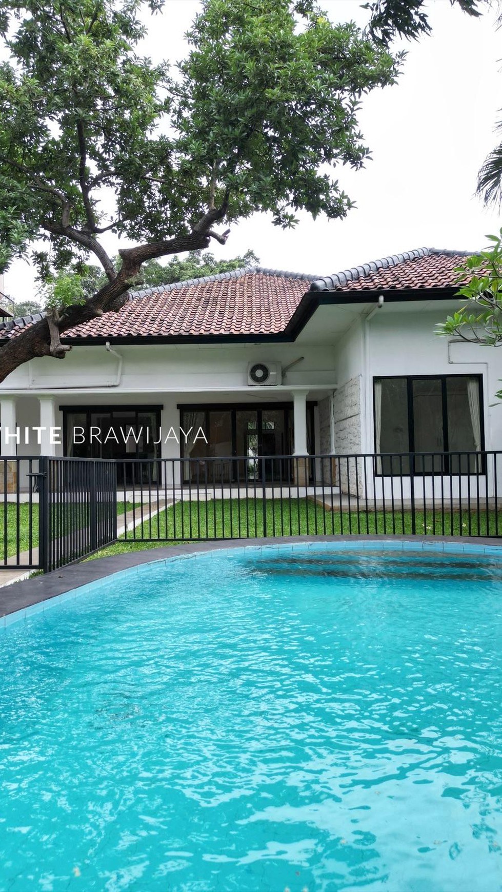 Rumah Mewah Siap Huni Area Kemang Dalam