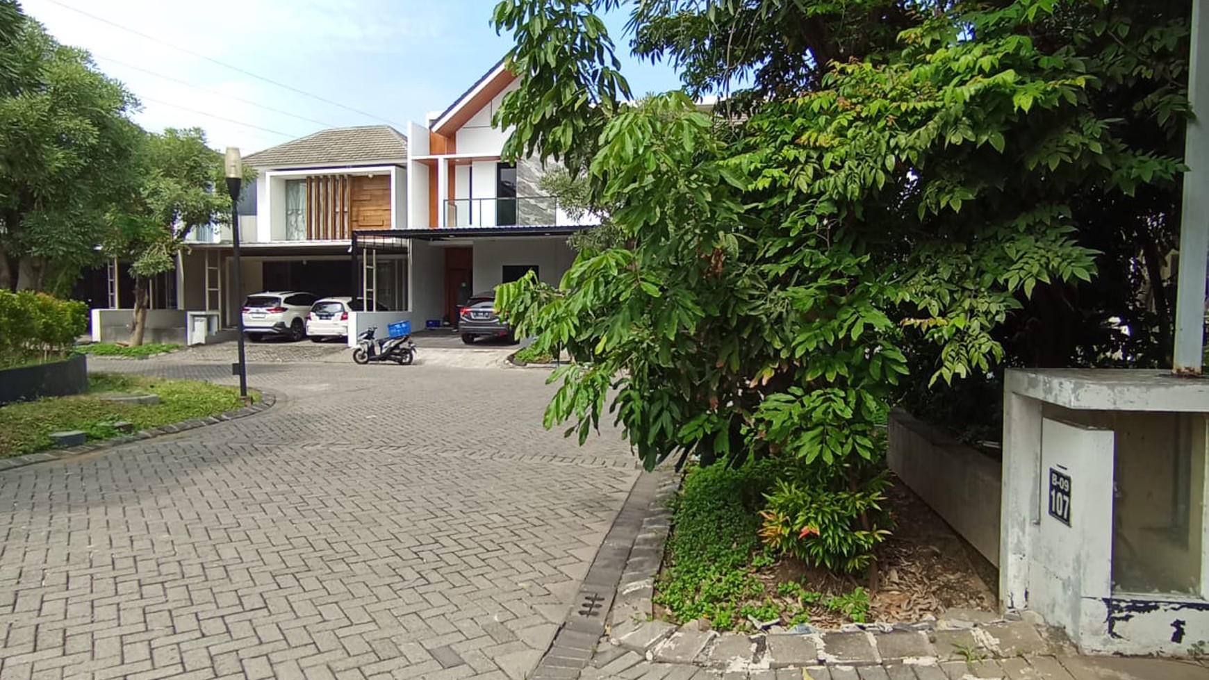 Rumah Cluster Harewood Royal Residence, Surabaya