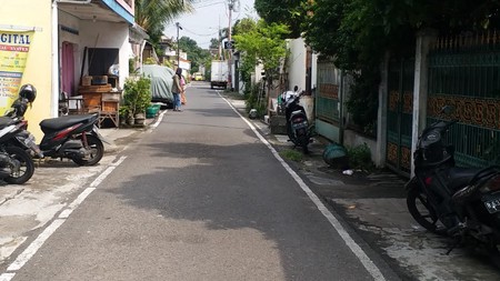 Rumah Dekat Kratonan Solo 
