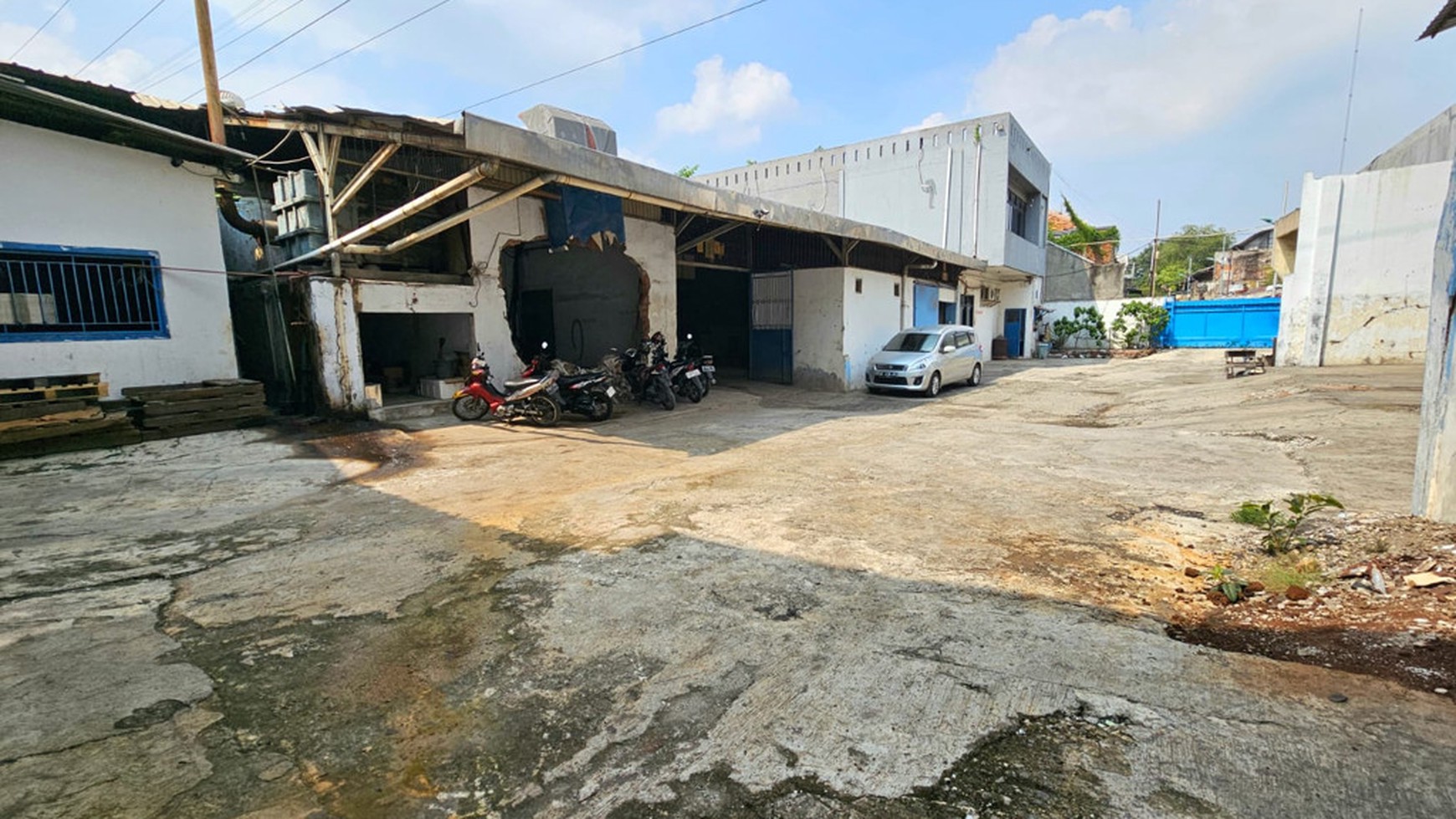 Gudang Bagus siap pakai luas 1000 m2 dan 2000 m2 di Bandengan Utara. Jakarta utara