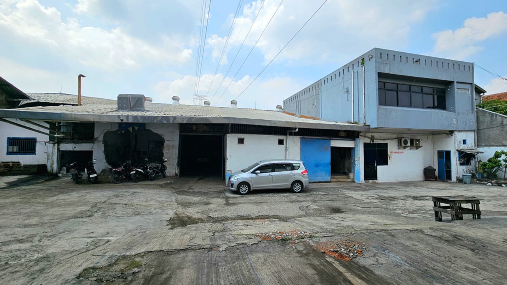 Gudang Bagus siap pakai luas 1000 m2 dan 2000 m2 di Bandengan Utara. Jakarta utara
