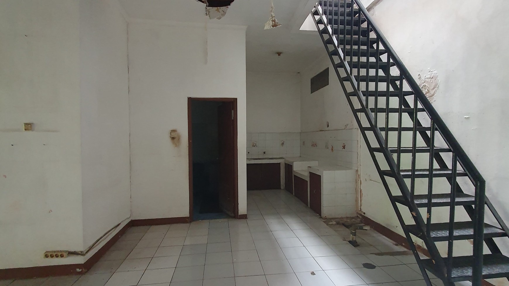 Rumah Bagus Di Jl Lele Rawamangun Jakarta Timur