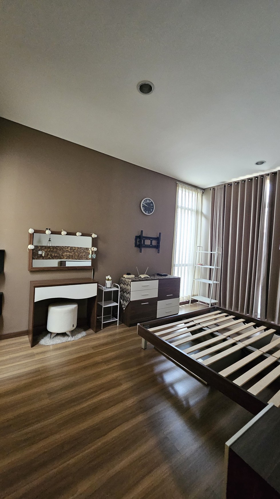 Rumah Bagus Di Nava Park , Lake Wood BSD Tangerang Selatan