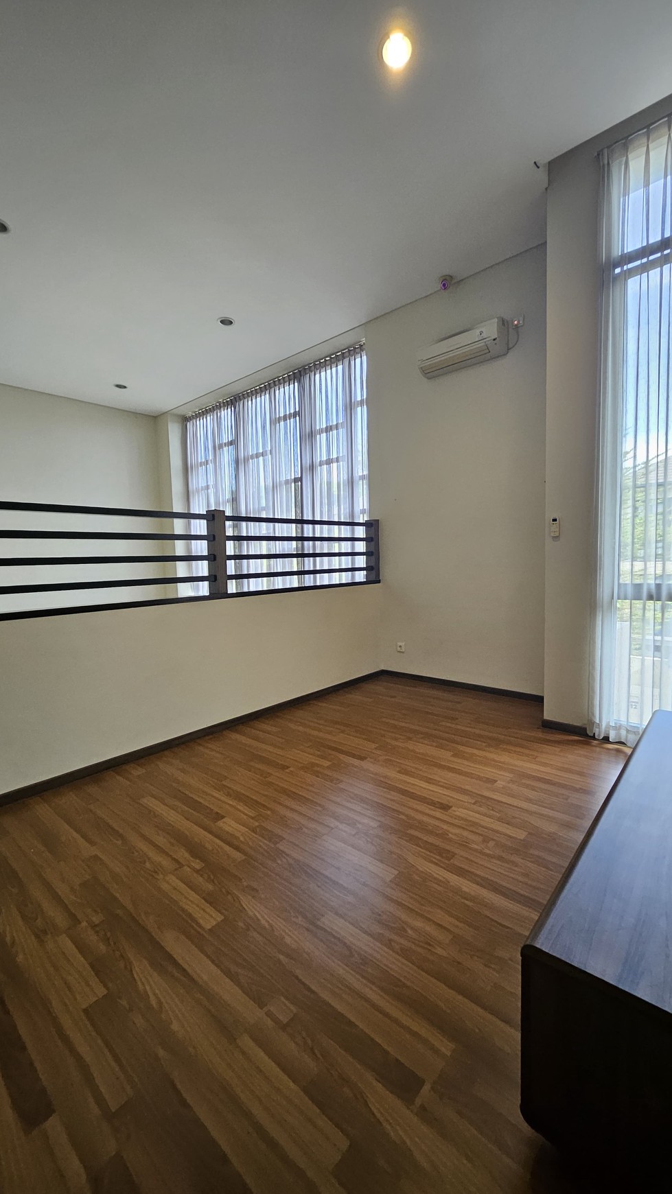 Rumah Bagus Di Nava Park , Lake Wood BSD Tangerang Selatan