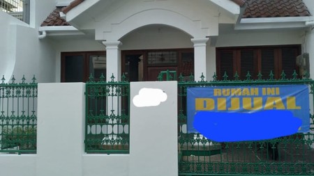 Rumah Bagus Di Jl Deltasari Kebayoran Baru Jakarta Selatan