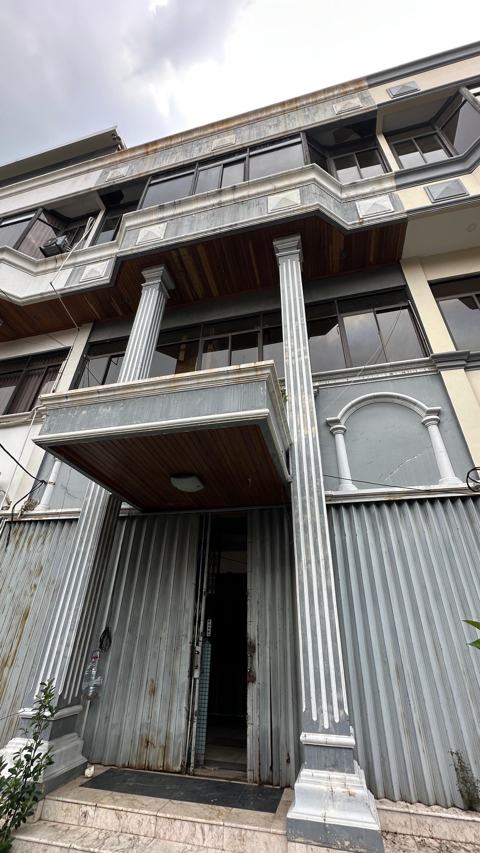 RUKO 4 lantai di Jl Padang, Setiabudi, Jakarta Selatan