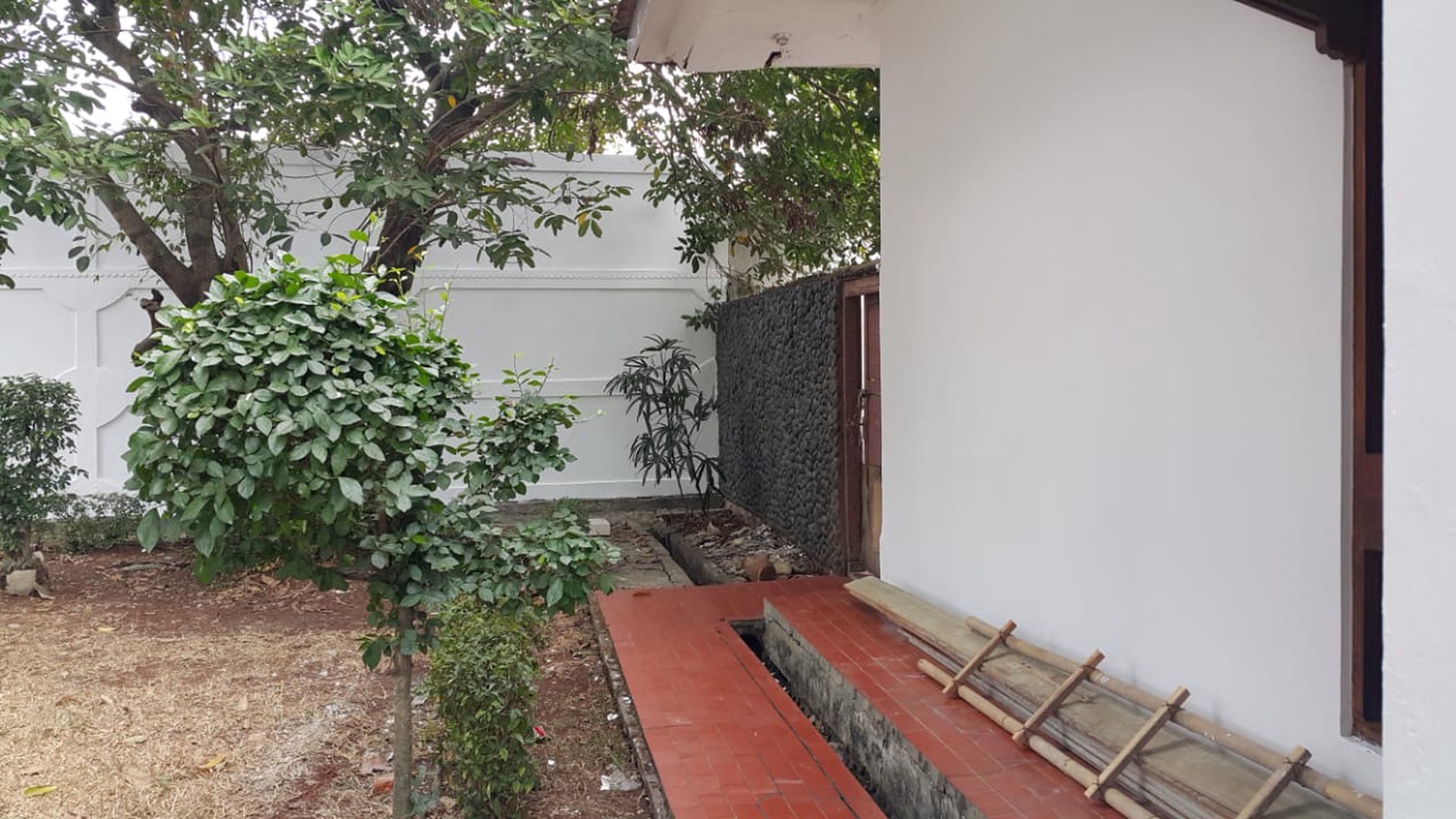 Rumah tua hitung tanah Lebak Bulus Raya, Jaksel