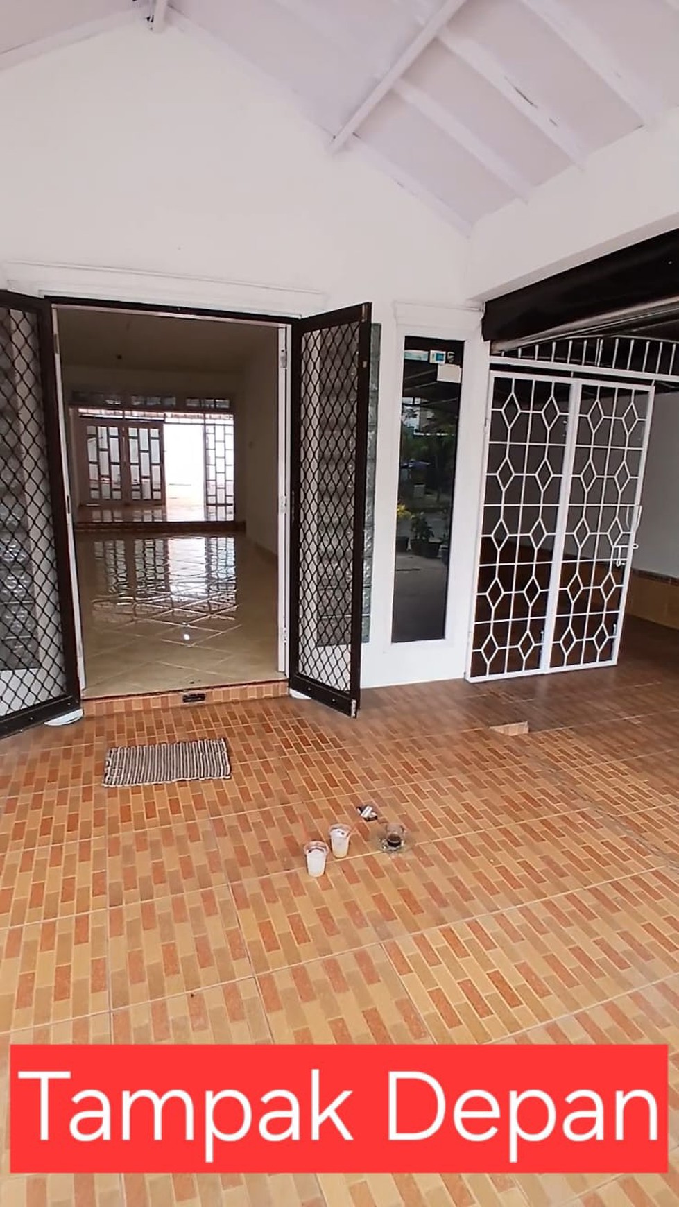 Di Jual Rumah Strategis Pinggir Jalan Raya Utama