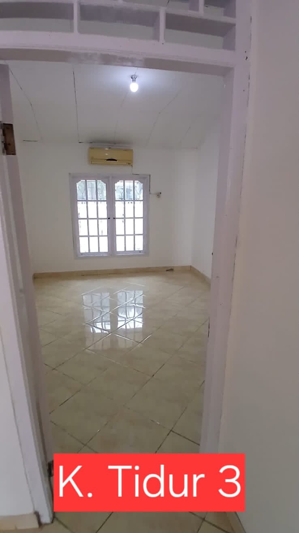 Di Jual Rumah Strategis Pinggir Jalan Raya Utama