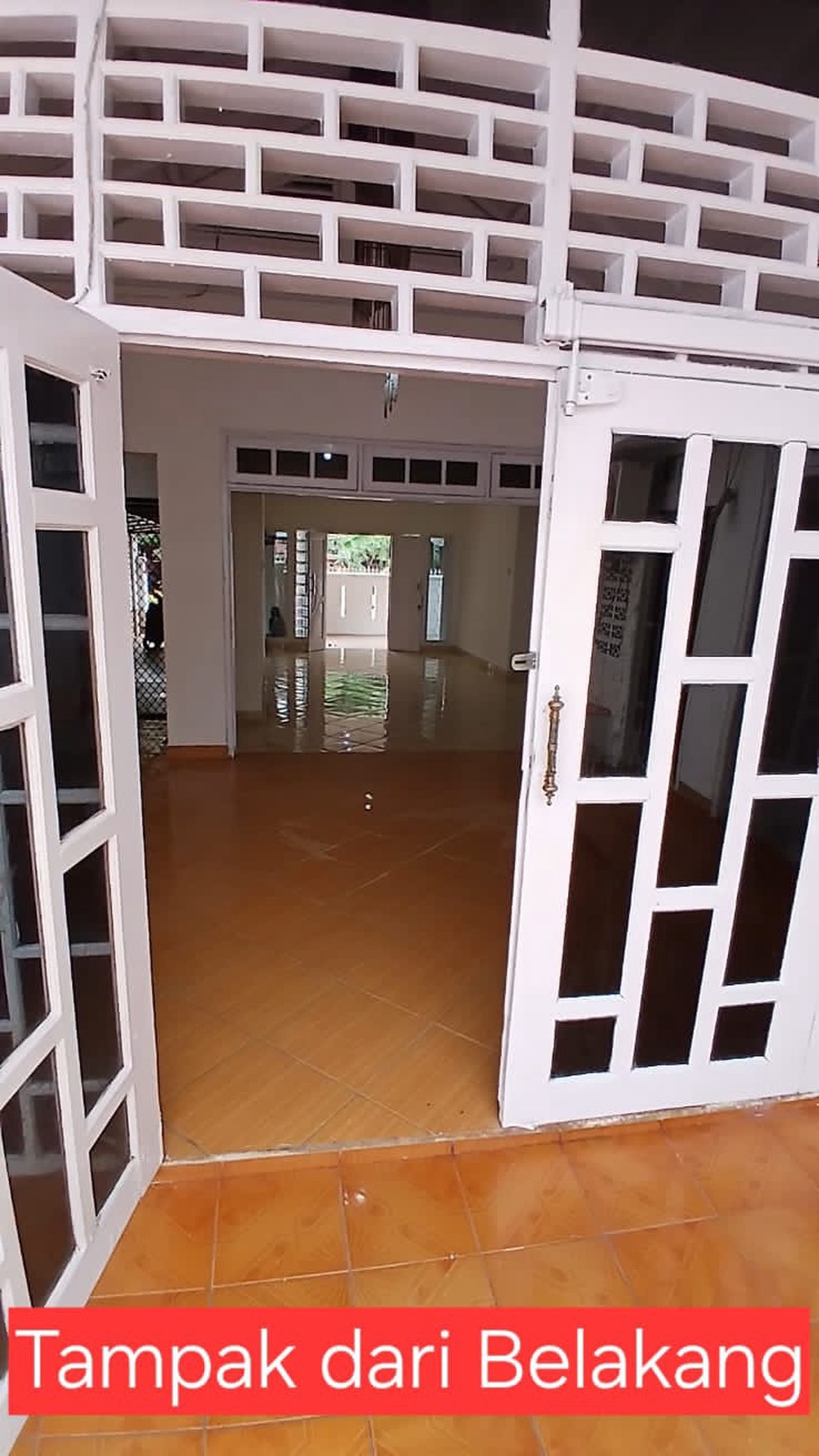 Di Jual Rumah Strategis Pinggir Jalan Raya Utama