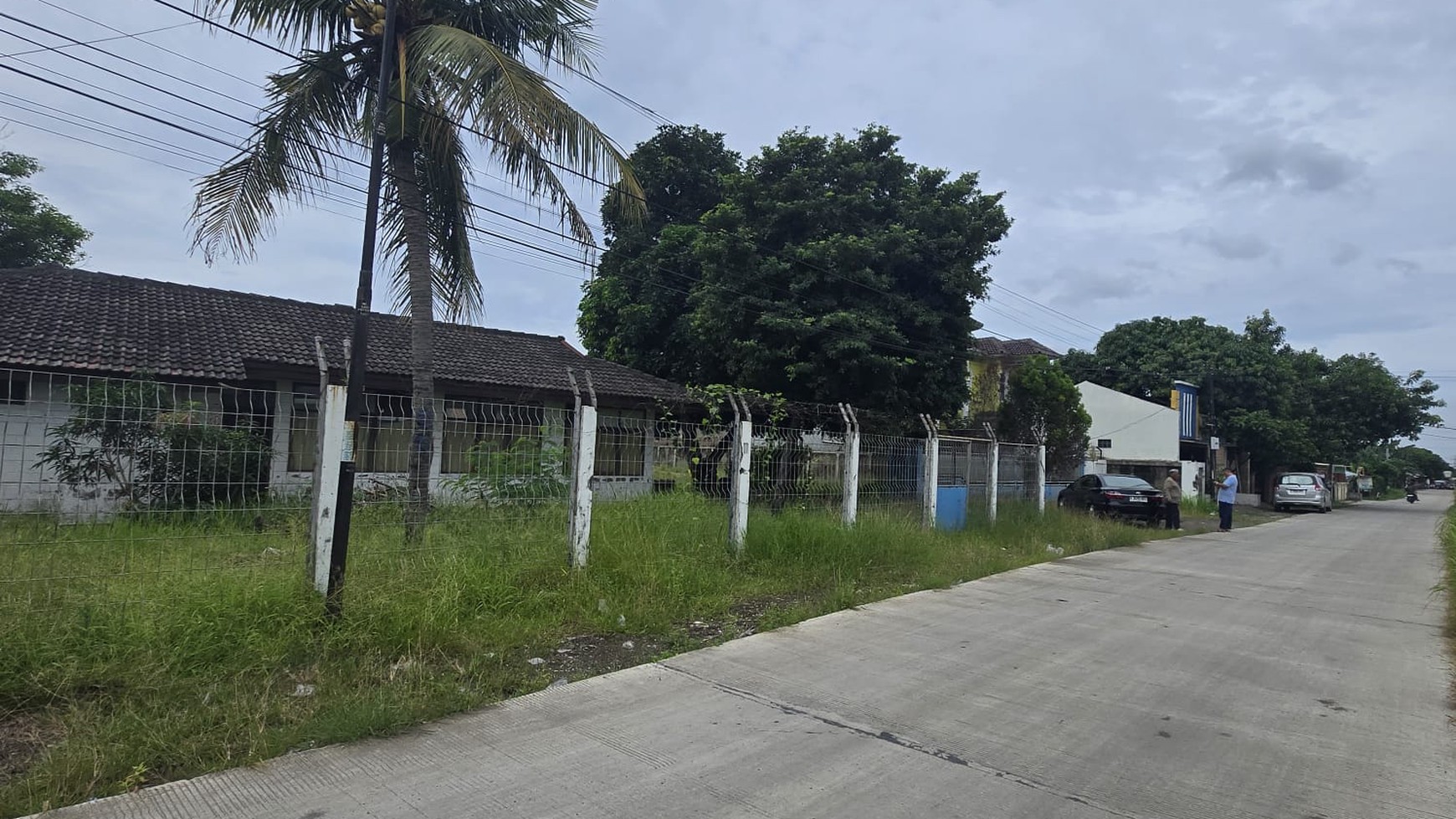Tanah dan bangunan ex mess karyawan luas 4.075 m2 bentuk kotak di jalan kramat watu, Serang tanggerang banten