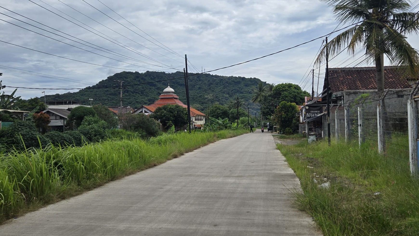 Tanah dan bangunan ex mess karyawan luas 4.075 m2 bentuk kotak di jalan kramat watu, Serang tanggerang banten