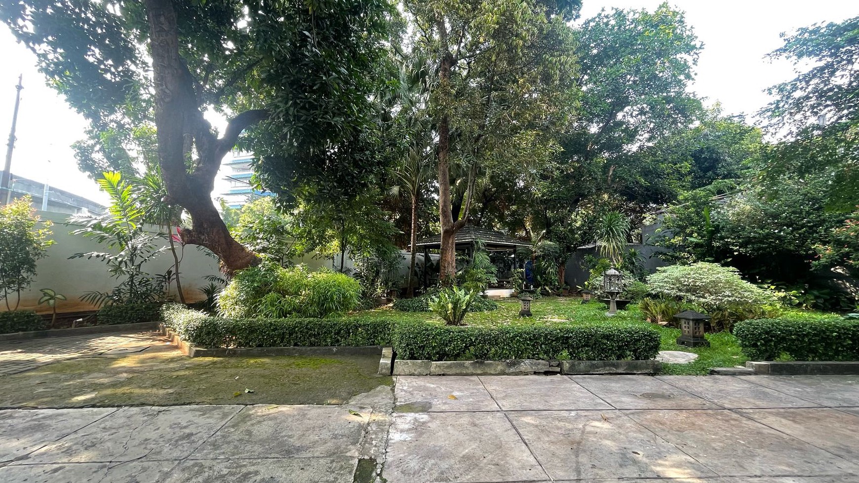 Dijual Rumah Nyaman dan Asri di Kebayoran Baru, Jakarta Selatan