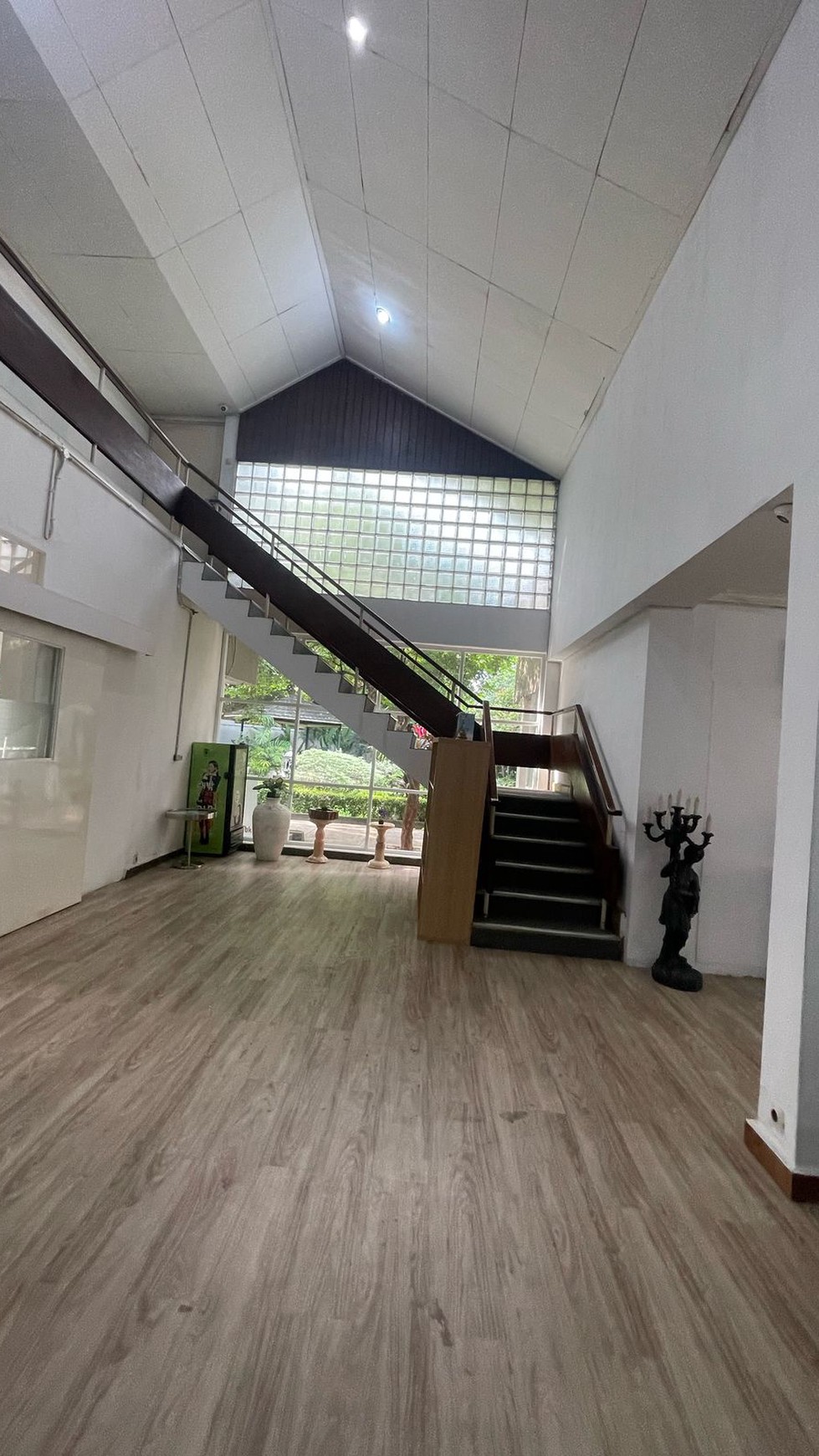 Dijual Rumah Nyaman dan Asri di Kebayoran Baru, Jakarta Selatan