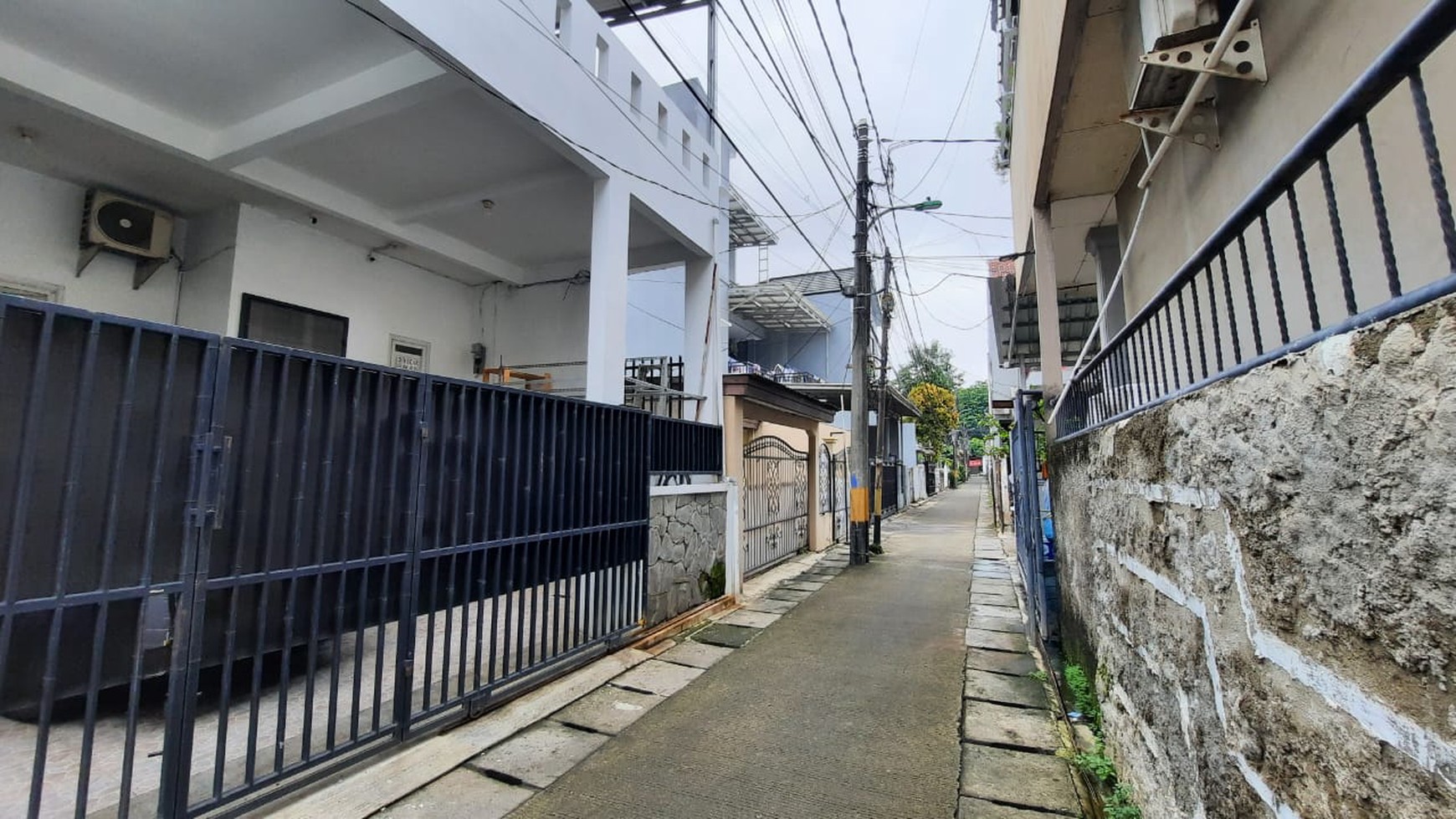Dijual murah rumah di JL. Kecak - kelapa Gading Jakarta