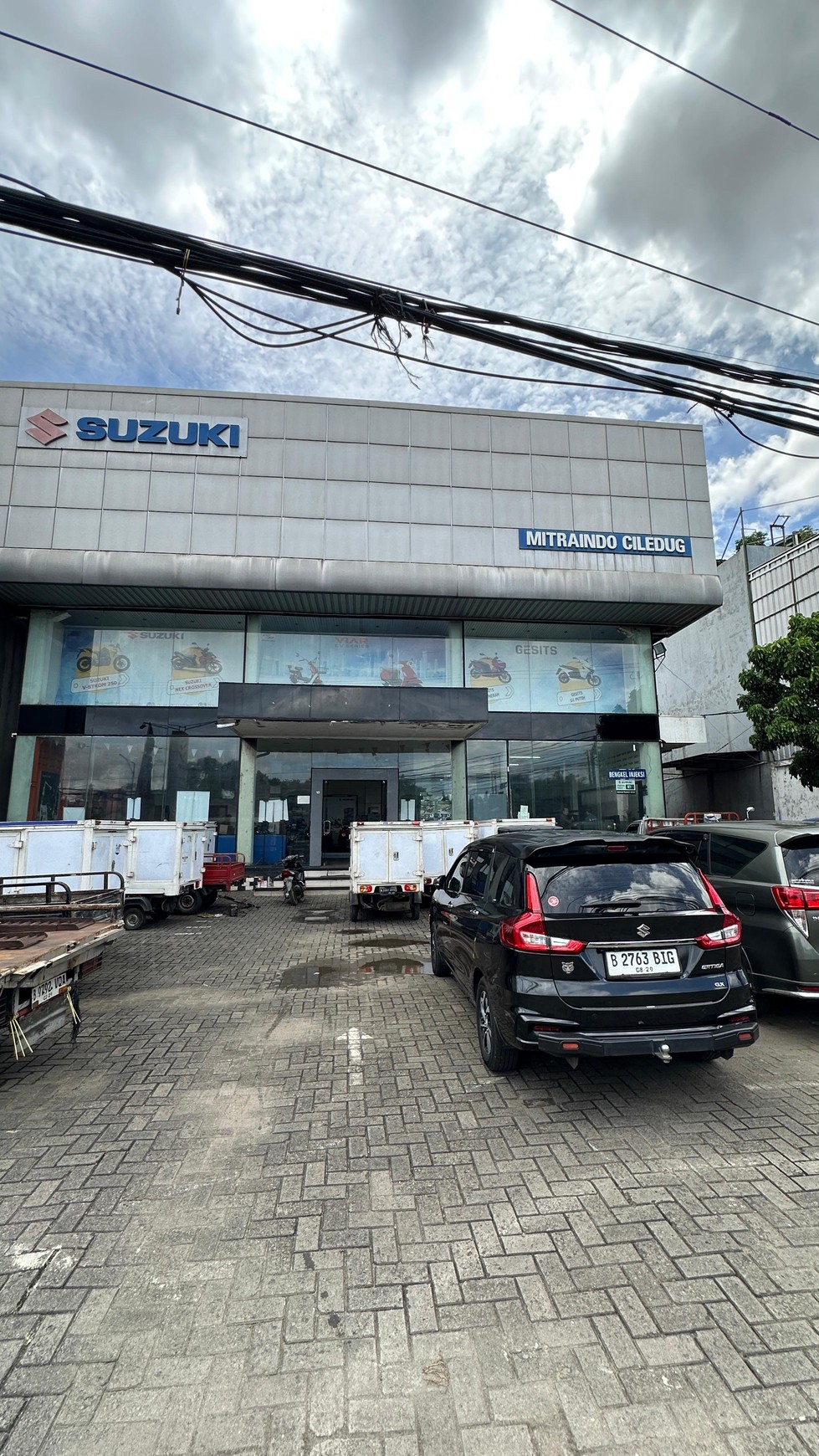 Gedung Komersial 2 lantai di Jl. KH Hasyim Ashari, Ciledug - Tangerang