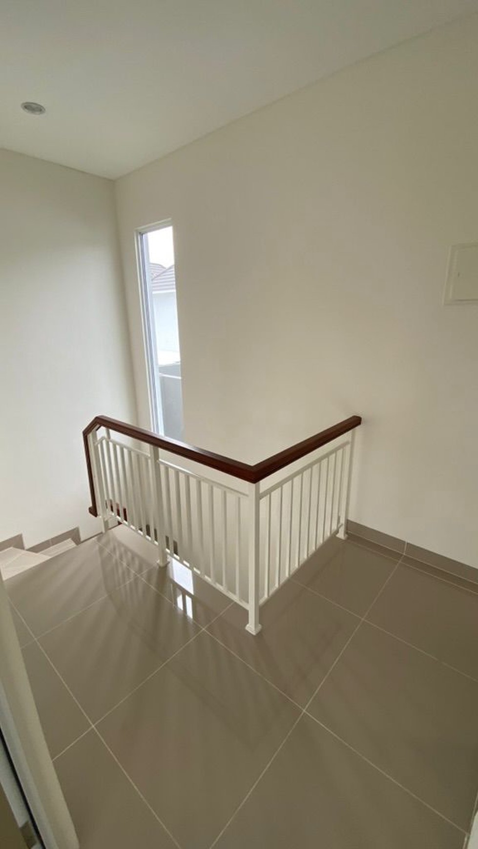 Rumah Cantik 2 lantai di Nara Village Gading Serpong