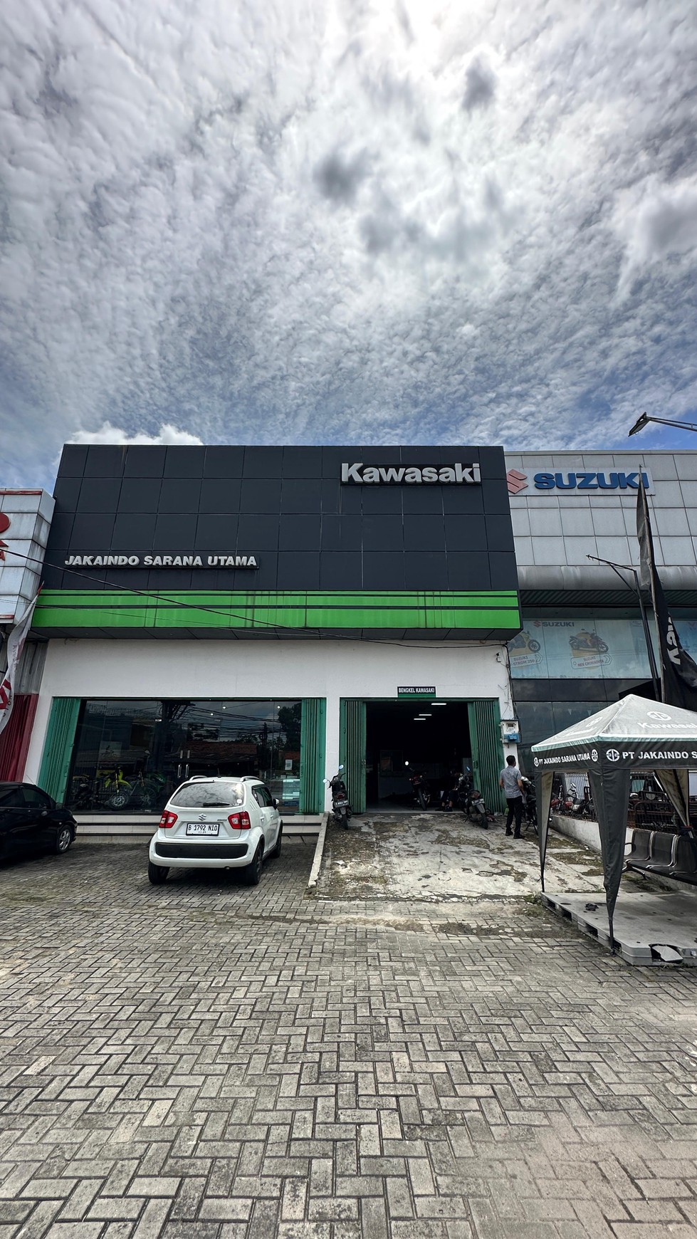 Gedung Komersial 2 lantai di Jl. KH Hasyim Ashari, Ciledug - Tangerang