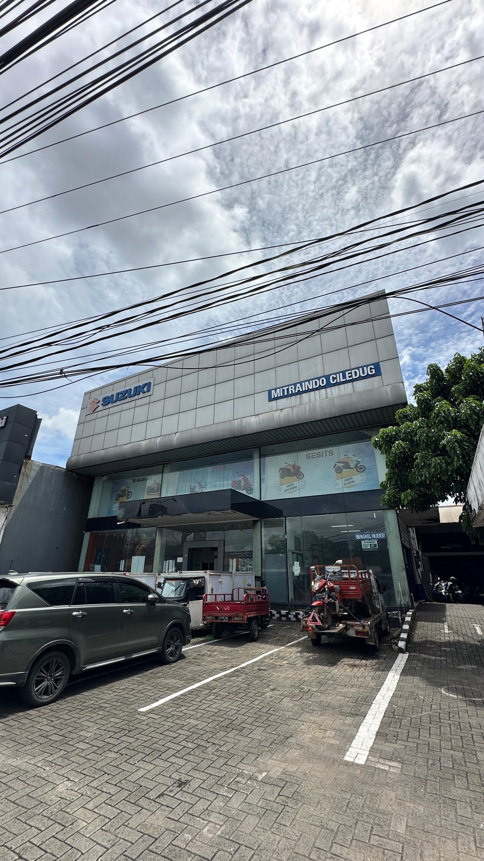 Gedung Komersial 2 lantai di Jl. KH Hasyim Ashari, Ciledug - Tangerang