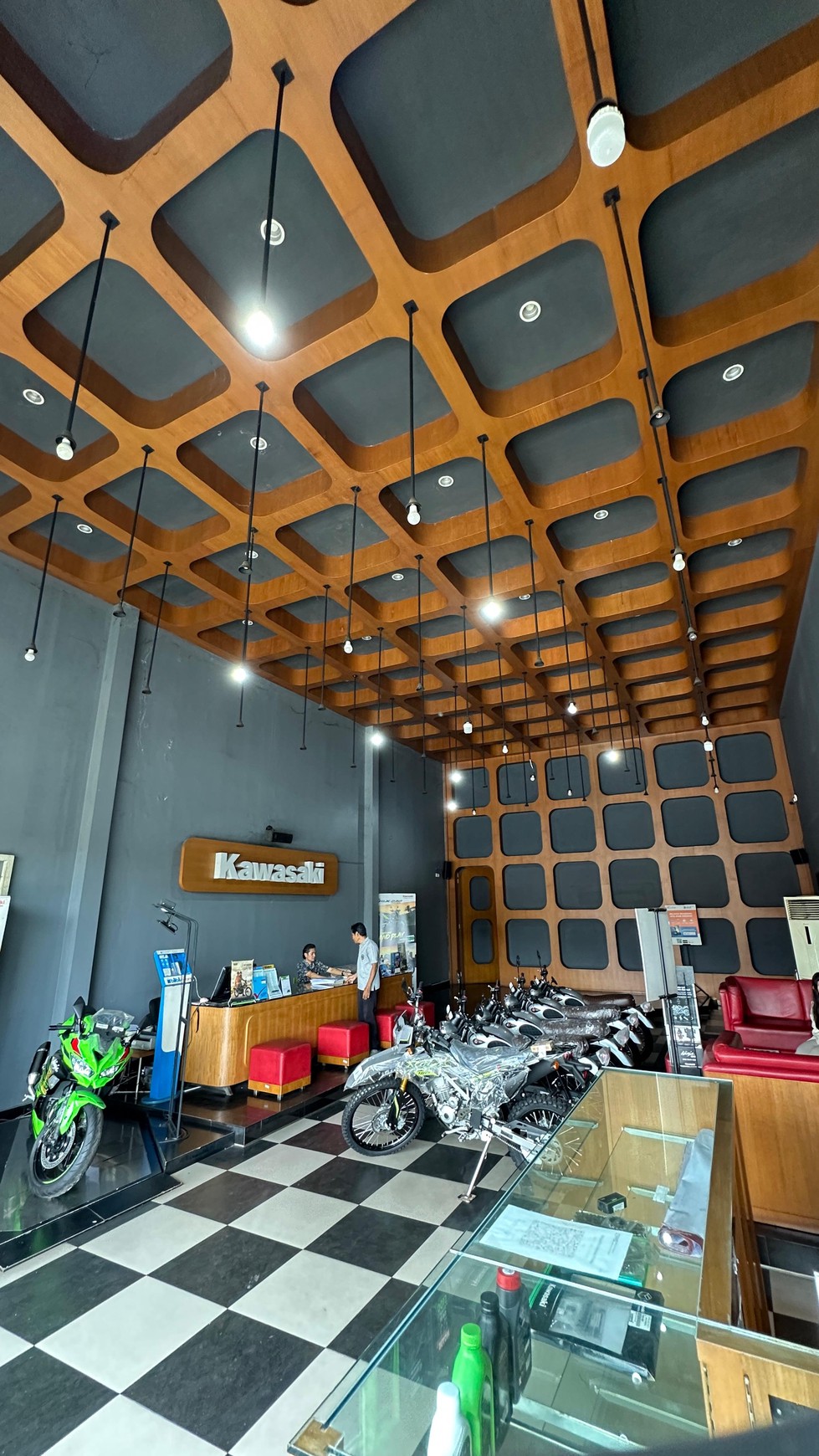 Gedung Komersial 2 lantai di Jl. KH Hasyim Ashari, Ciledug - Tangerang