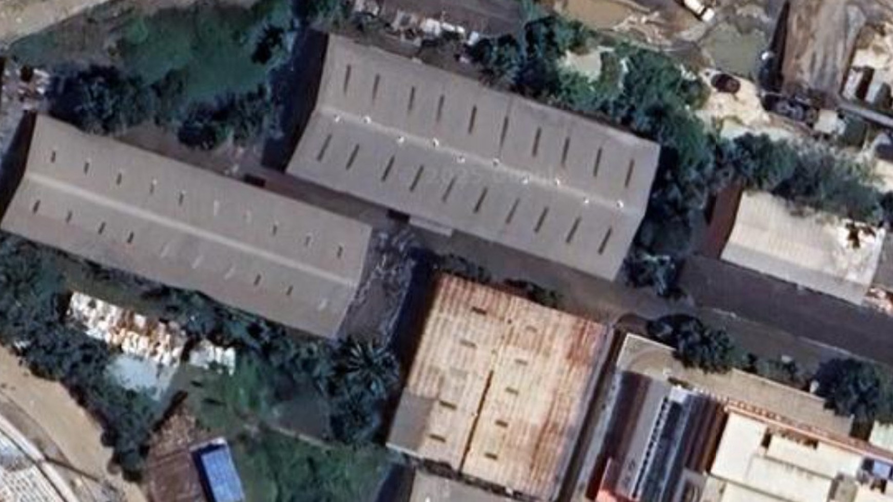 Pabrik dan tanah luas di Jl Raya Legok Karawaci Tangerang