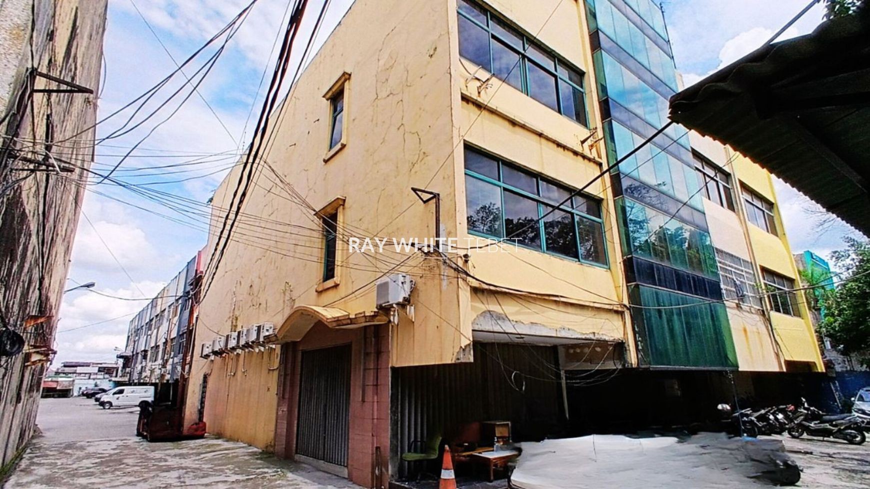 Rumah Hitung Tanah Area Cipete