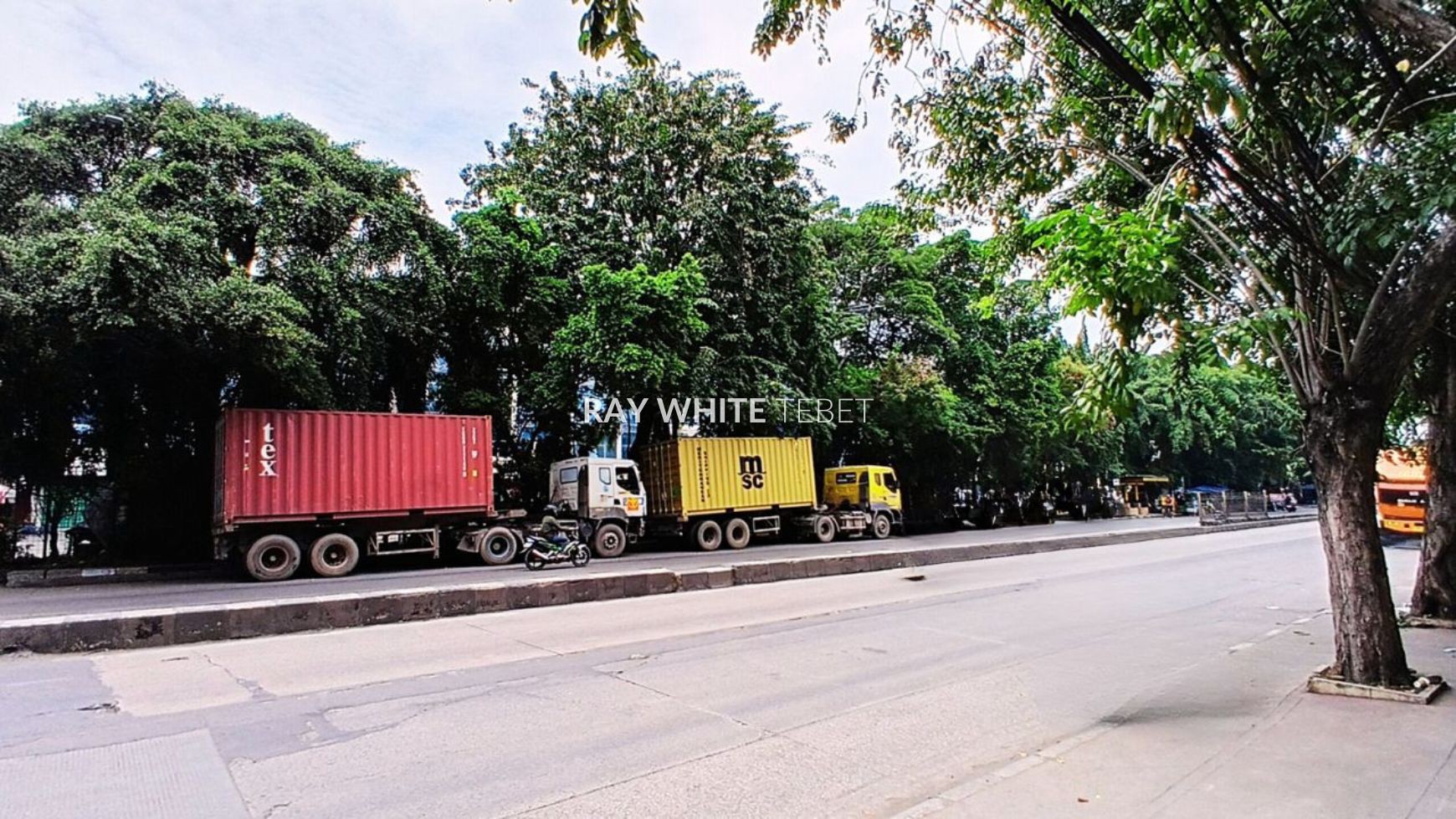 Rumah Hitung Tanah Area Cipete