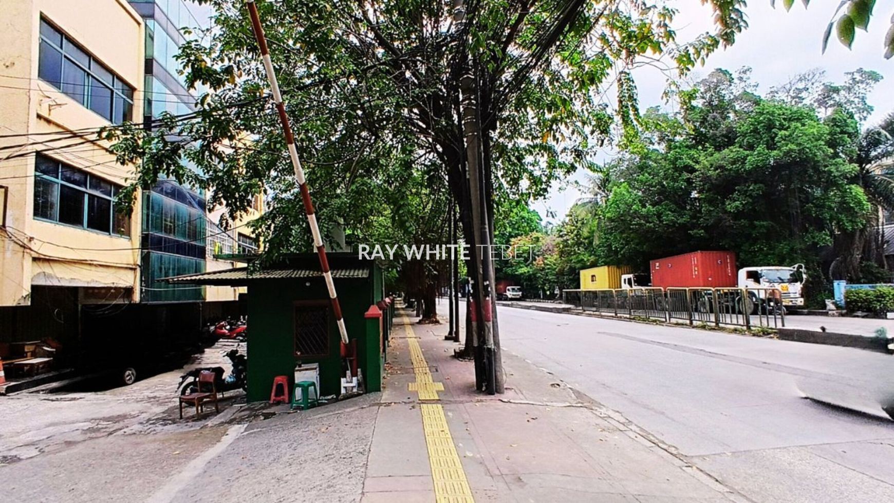 Rumah Hitung Tanah Area Cipete