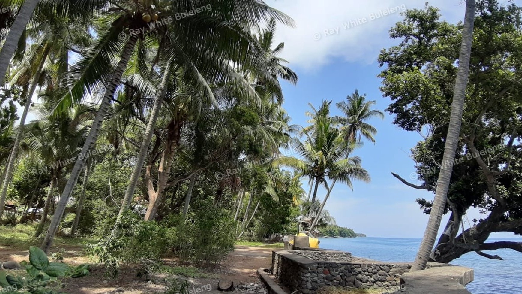 Beachfront Land For Sale in Tejakula
