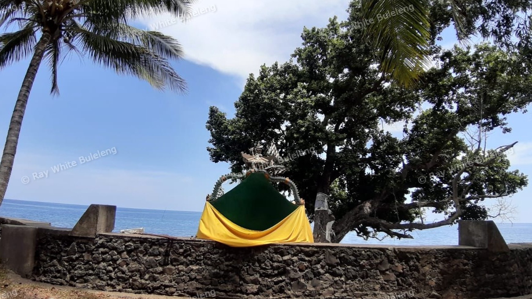 Beachfront Land For Sale in Tejakula