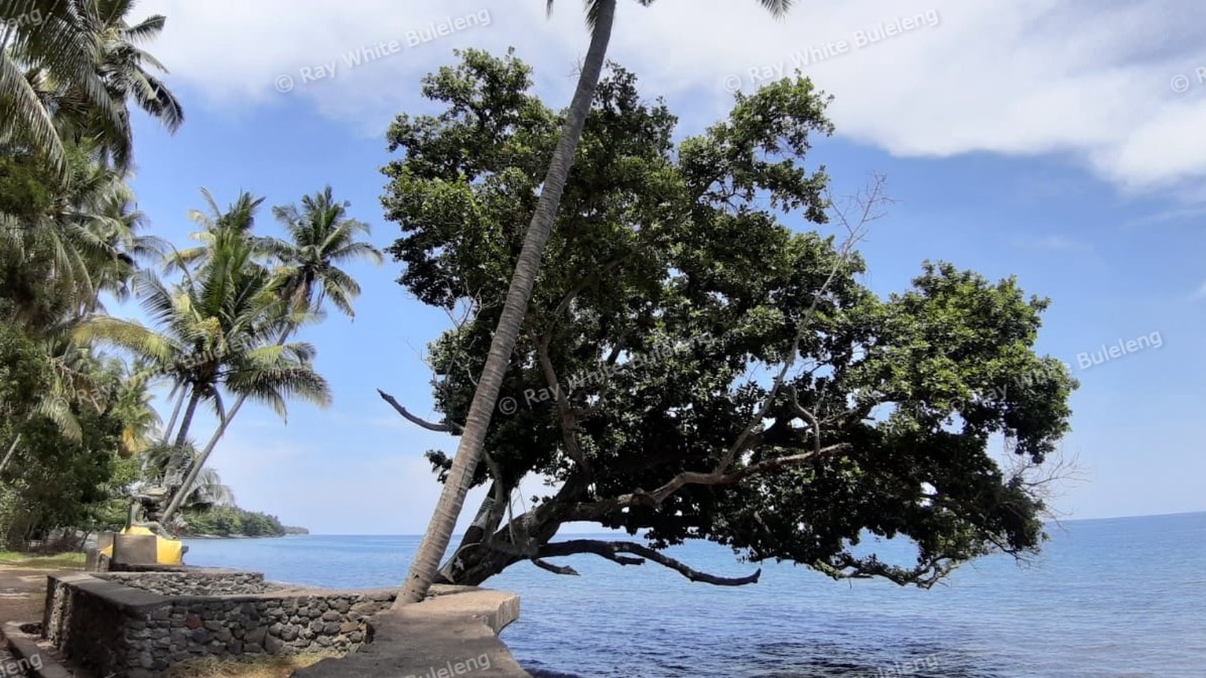 Beachfront Land For Sale in Tejakula