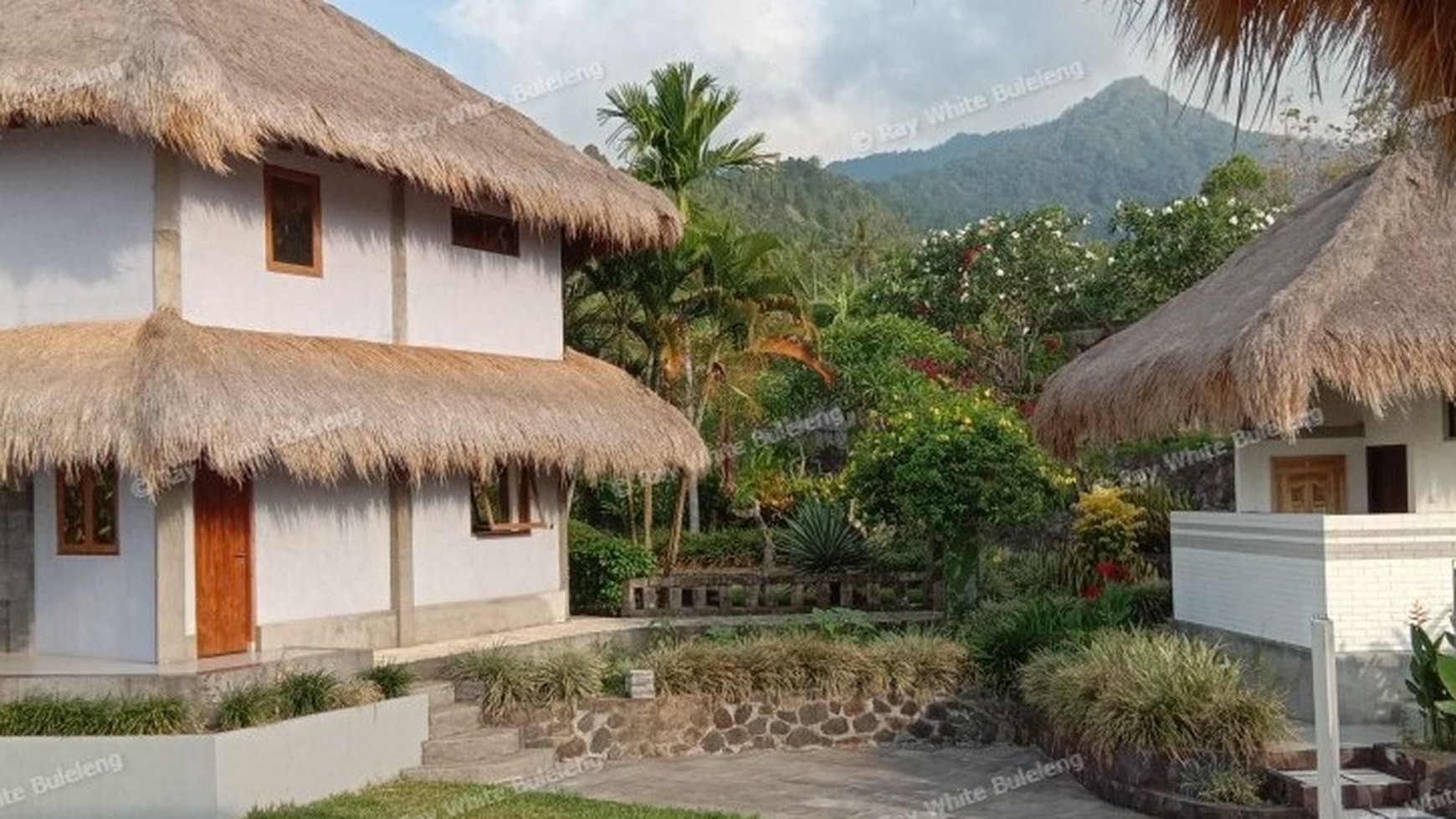 VILLA FOR SALE WITH OCEAN AND RICE FIELD VIEW