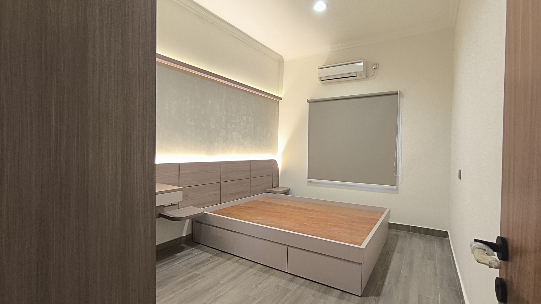 Dijual Cepat !! Rumah Cantik dalam cluster Grand WIsata, Tambun - Bekasi