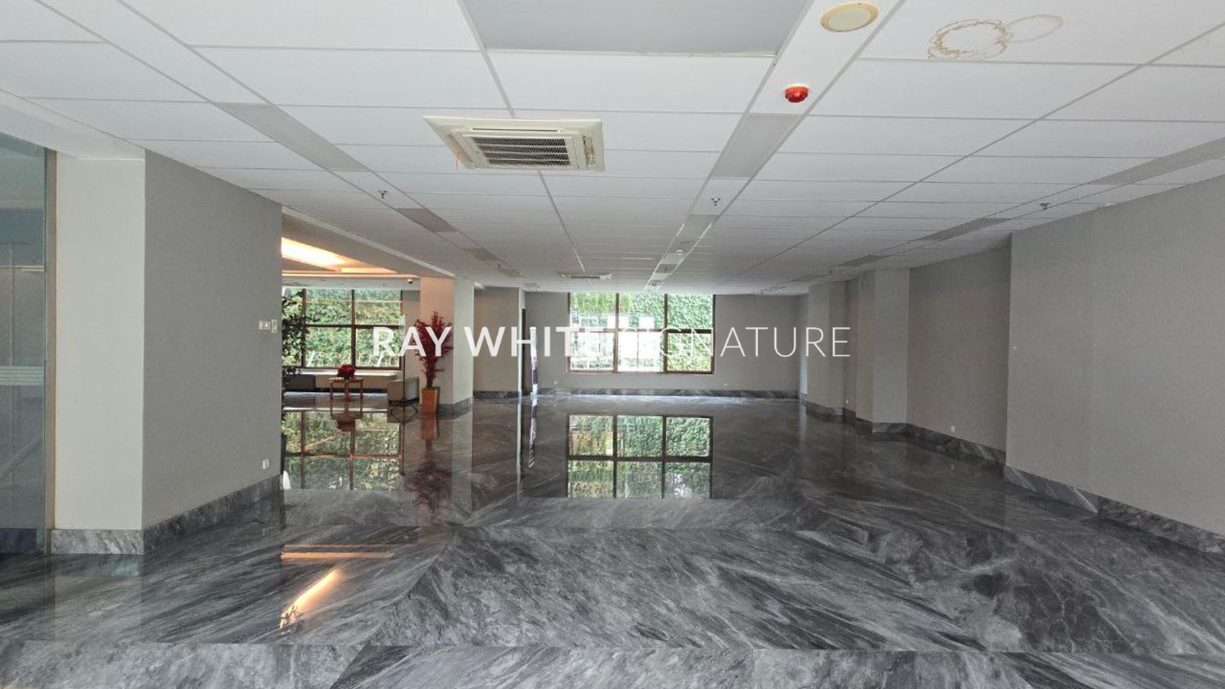 Dijual Gedung Komersil dengan Area Office dan Service Apartement di Kebayoran baru