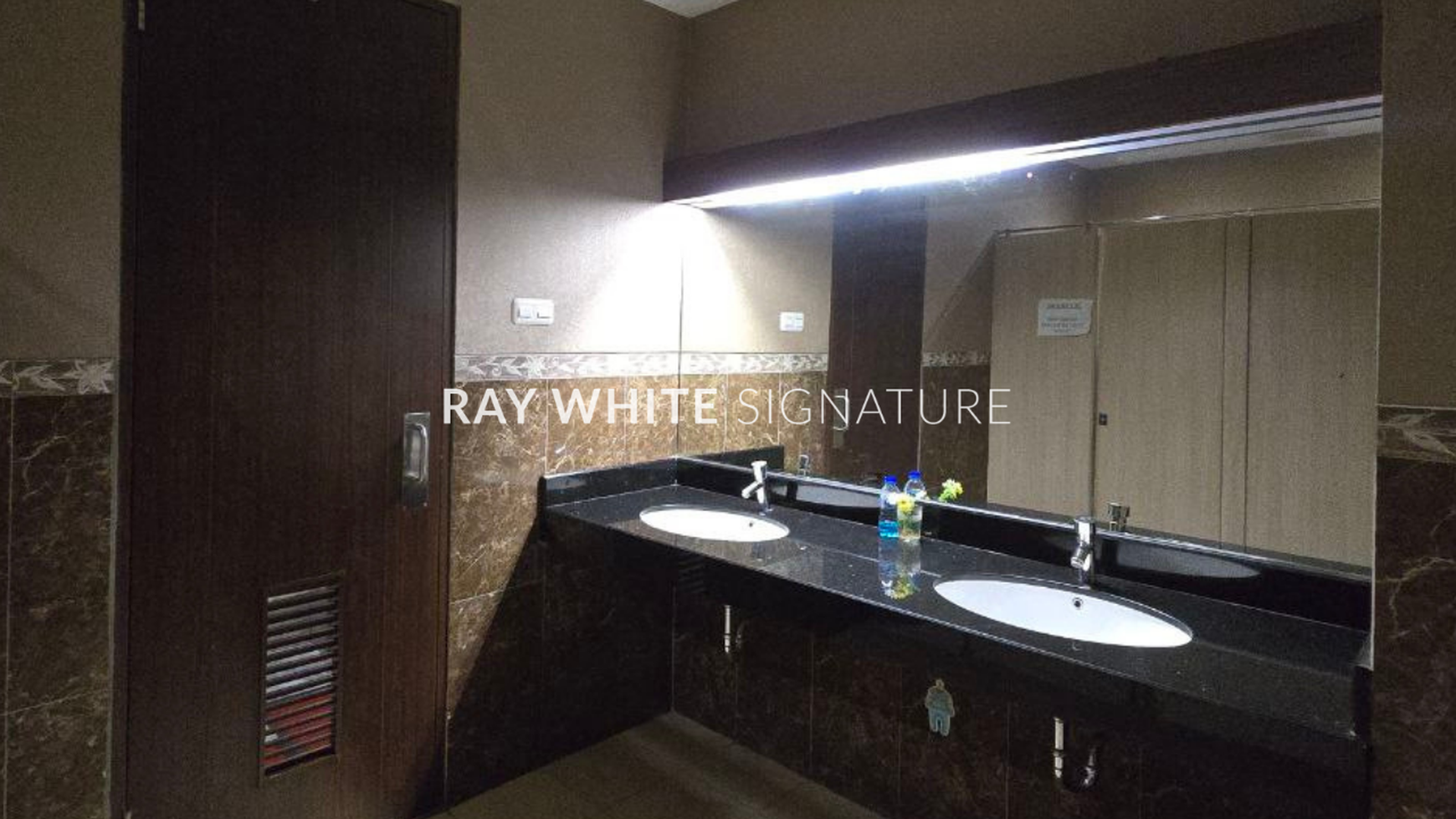 Dijual Gedung Komersil dengan Area Office dan Service Apartement di Kebayoran baru