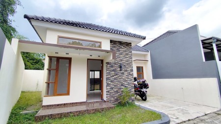 Rumah Dalam Perum Cocok Untuk Keluarga Dekat RSUD Sleman