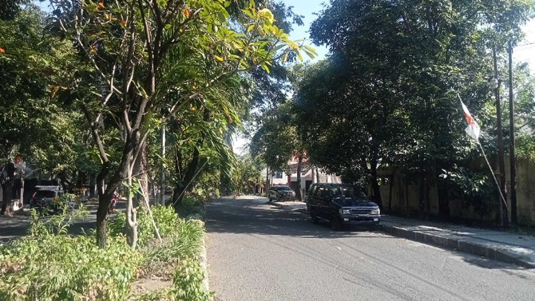 Rumah hitung tanah 840 m 13 jt/m Surabaya jalan raya