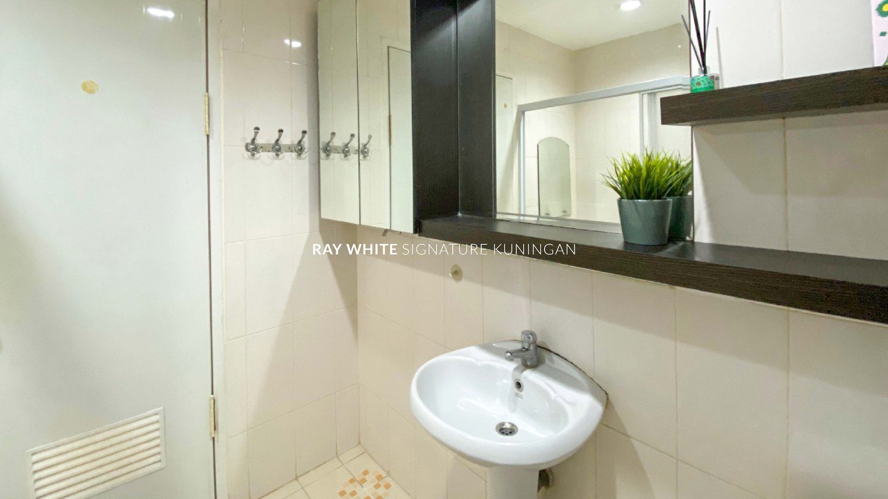 For Lease Apartemen Ambassade Residences Kuningan 2 Bedrooms High Floor