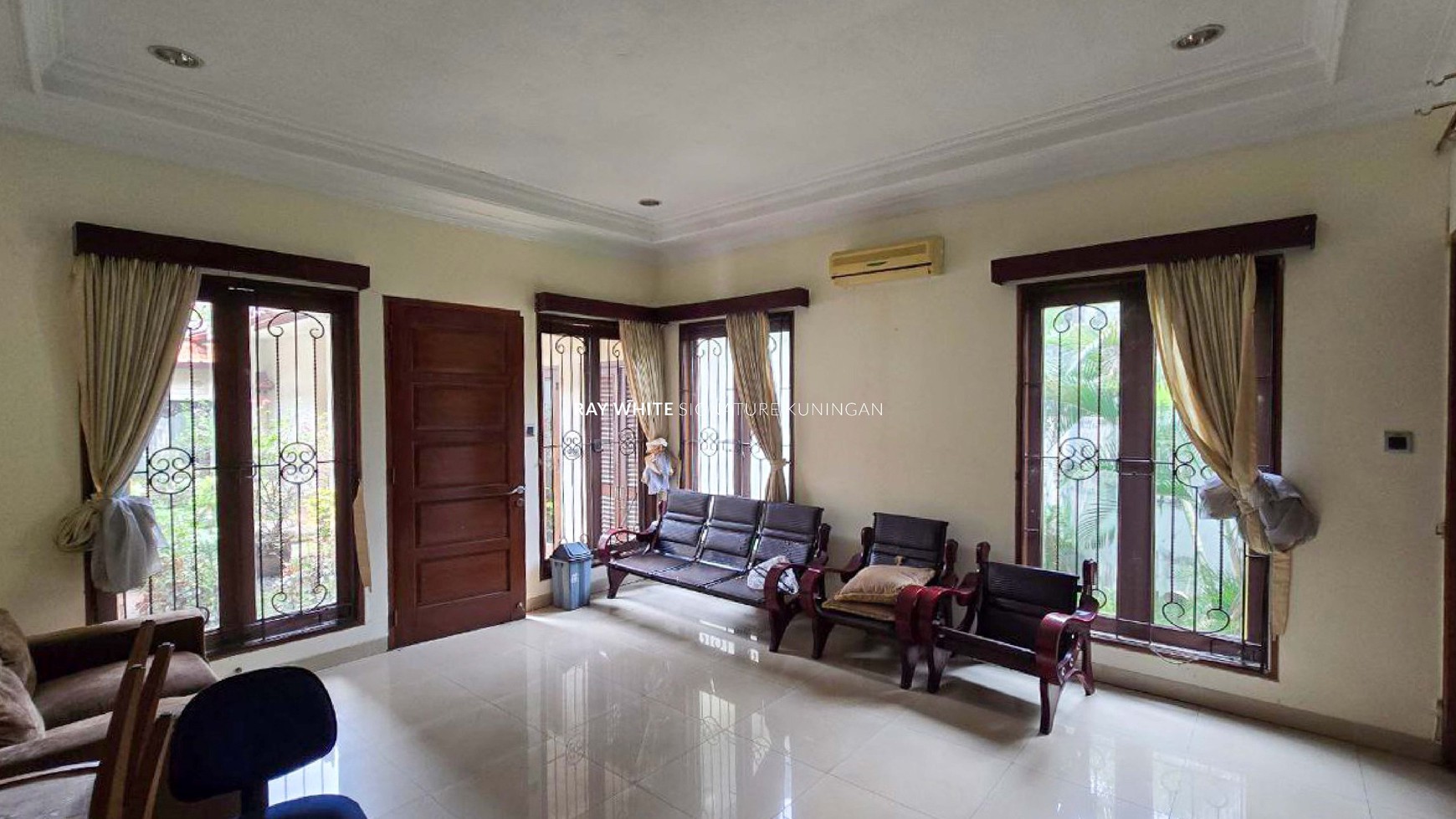 Jual Rumah Siap Huni dekat TMII di Ceger Permai
