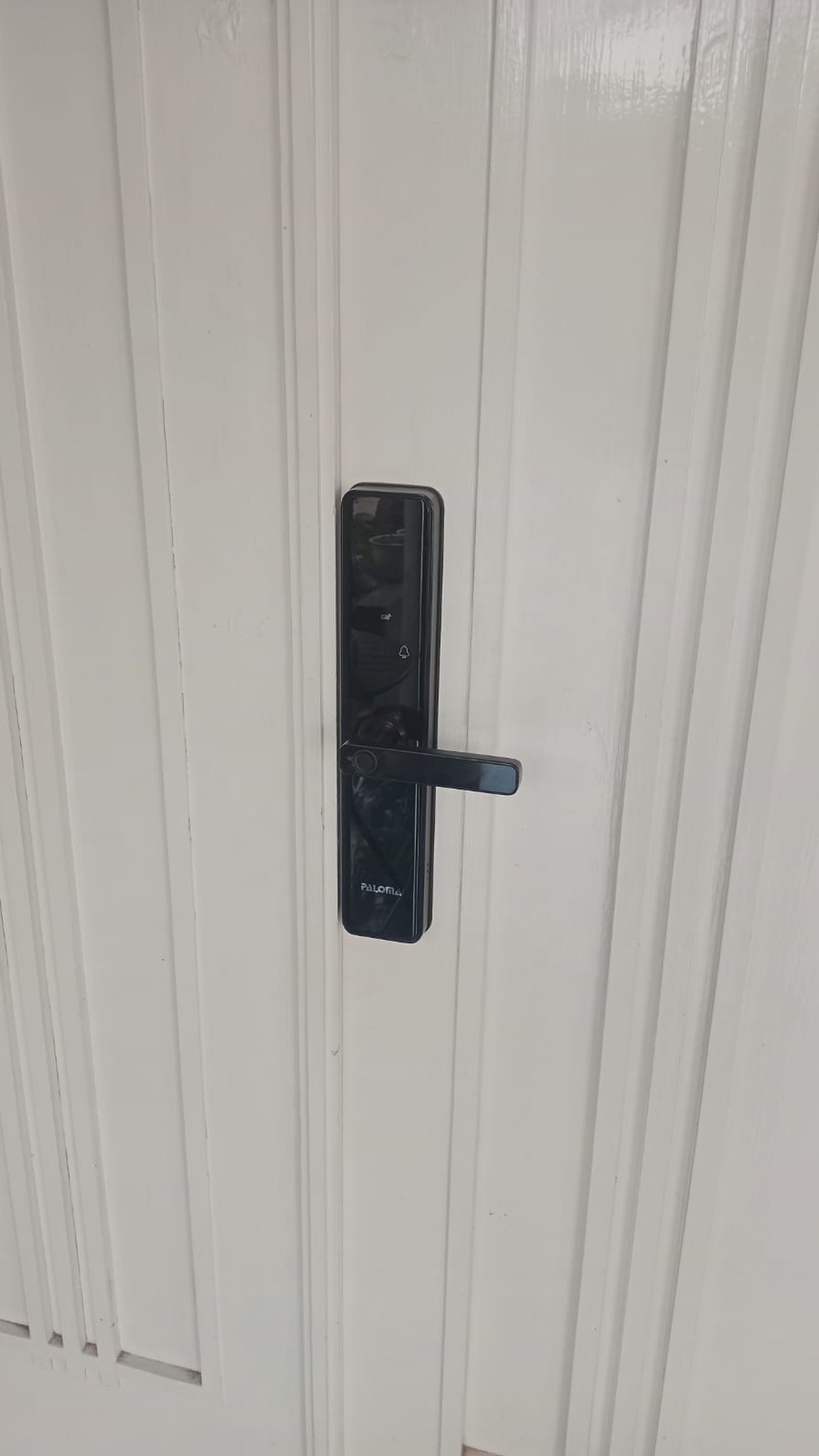 Rumah Hoek Ada Kolam Renang dekat stasiun LRT Cibubur jual Murah 