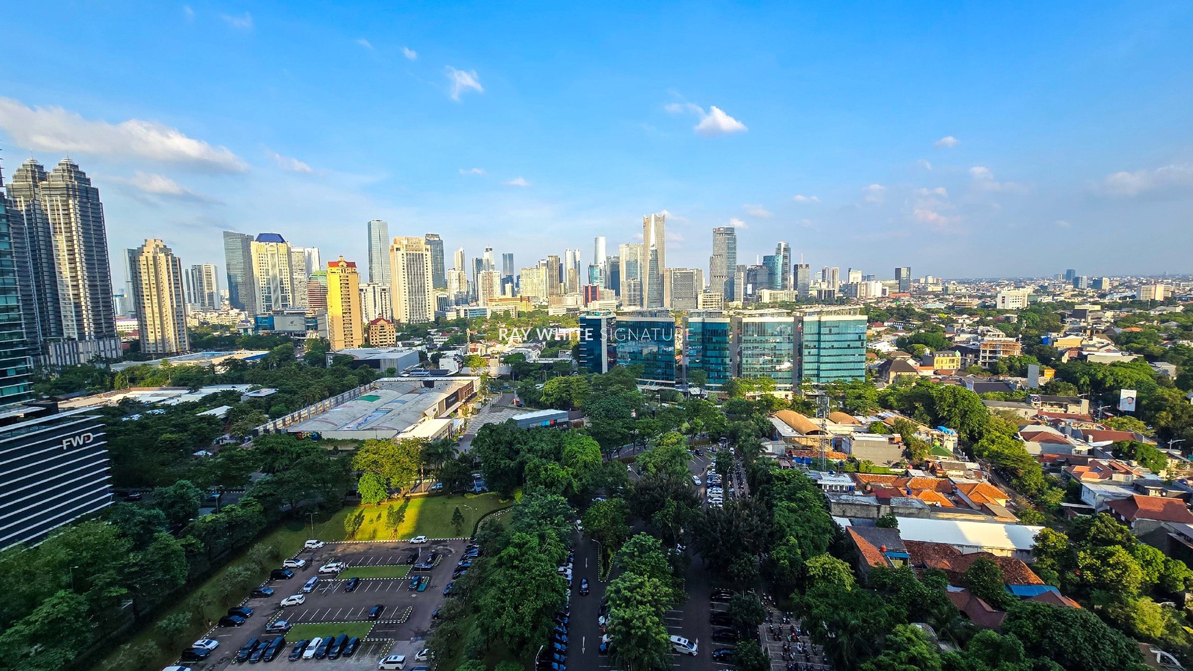 Dijual unit Apartemen 3 BR di District 8 Infinity Tower